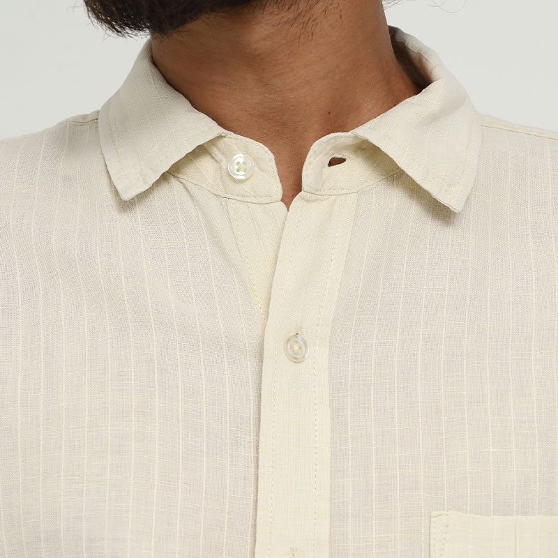 Men’s Casual Off-White Cotton Shirt – Short Sleeves by Cotton Weaves
